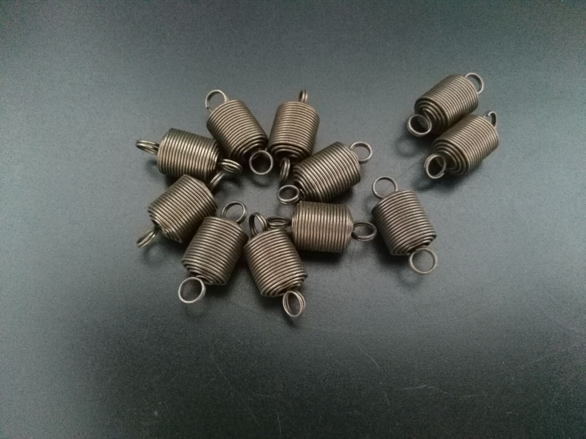 拉伸彈簧有什么特點？