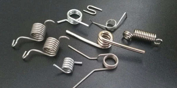 山東彈簧中的扭轉(zhuǎn)彈簧用到哪些行業(yè) 扭轉(zhuǎn)彈簧的圈數(shù)有什么不同？